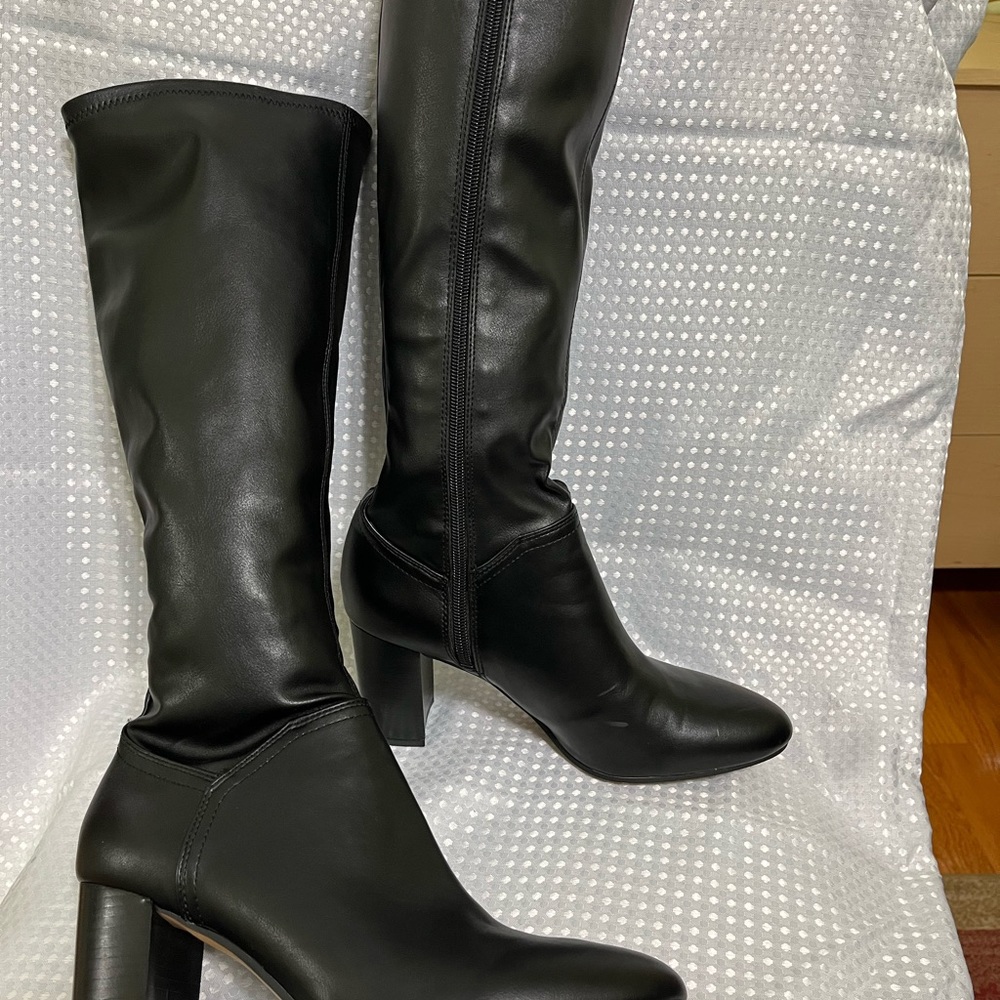 Heeled boots